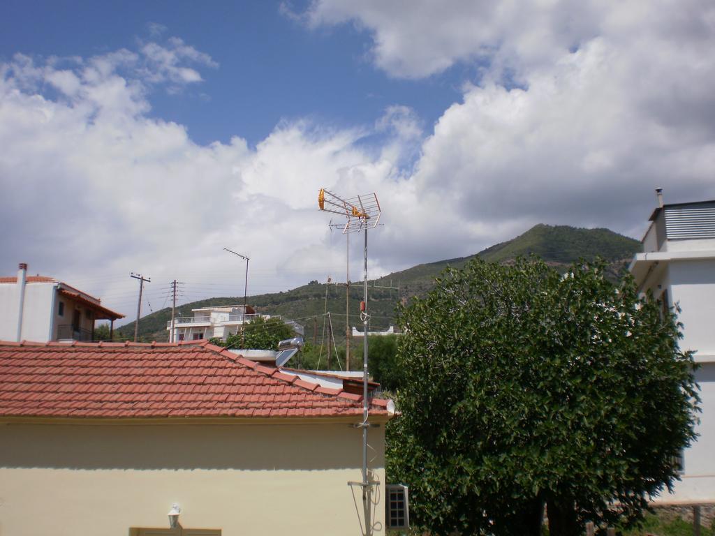 Pension Gina Methana Exterior photo