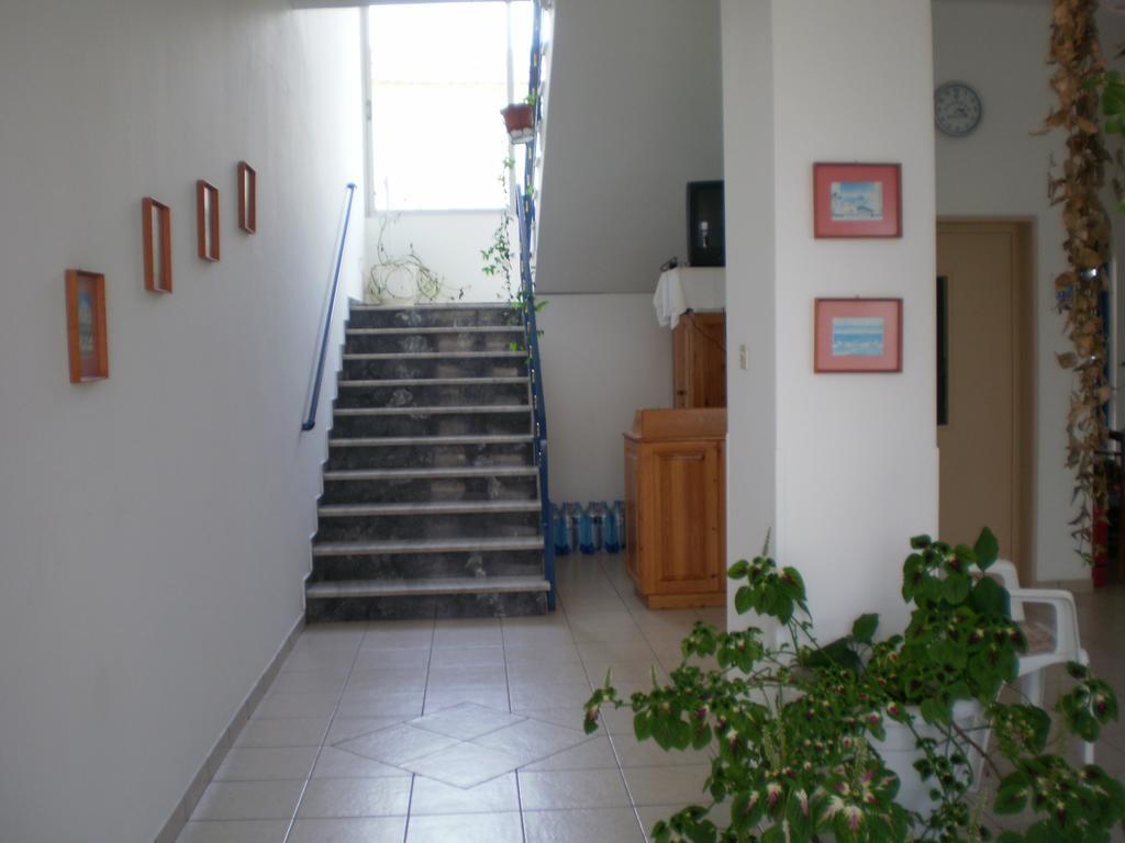 Pension Gina Methana Exterior photo